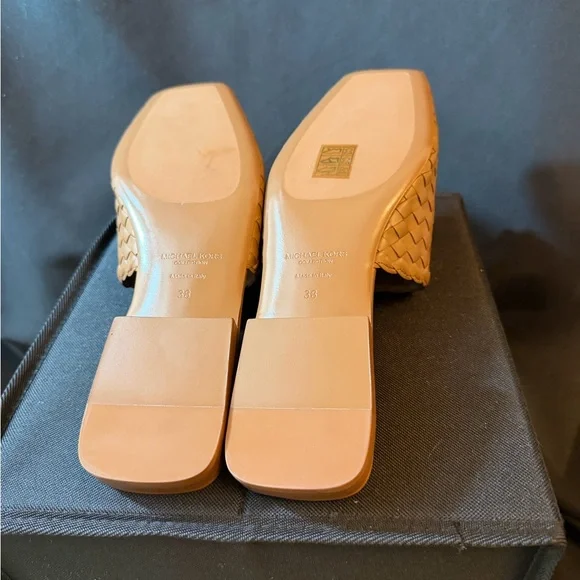 Michael Kors Tan Collection Fowler Runaway Chestnut Size 38 BNIB with dust bag. - Picture 6 of 6